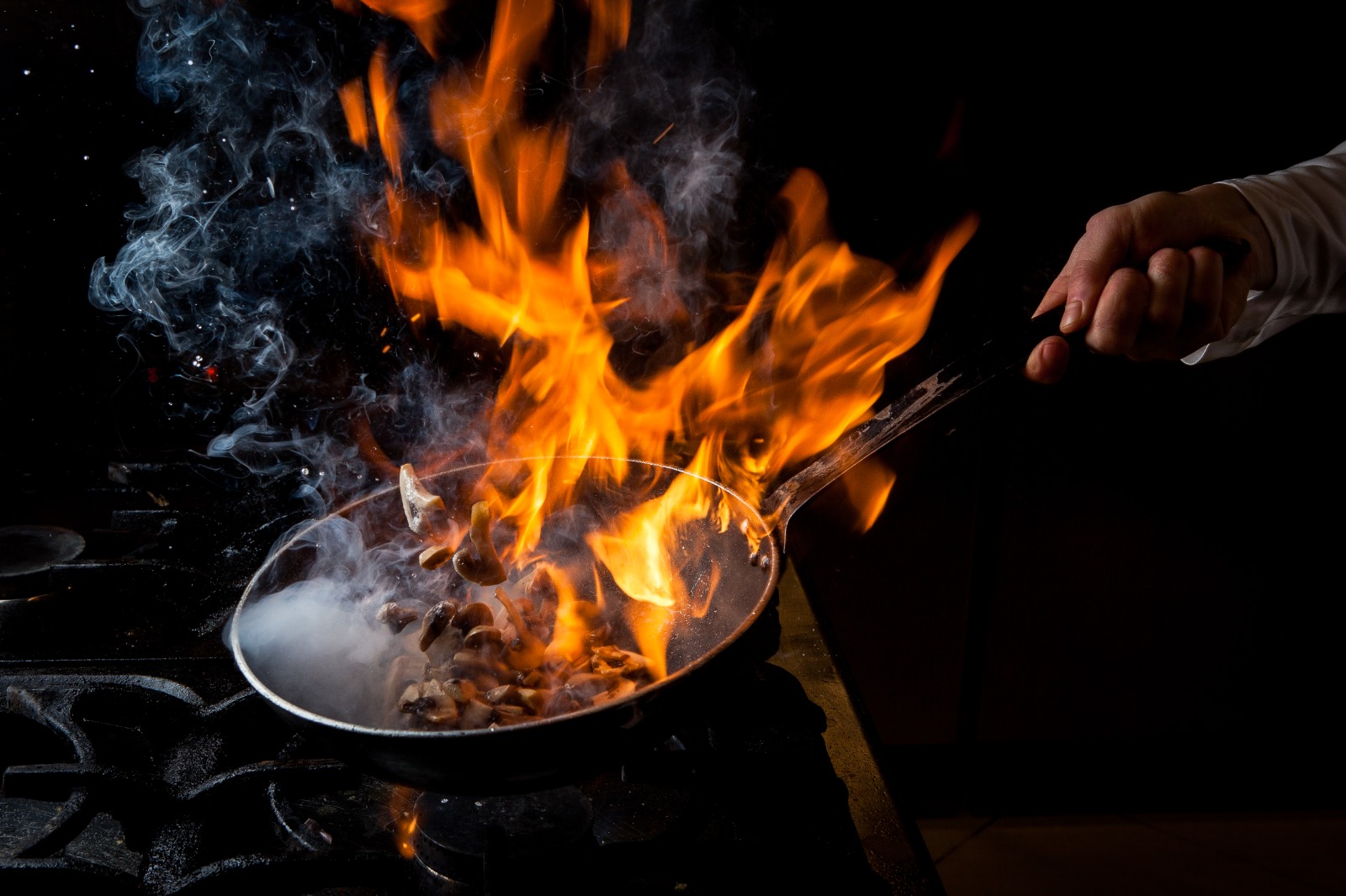 Tips Menghindari Minyak Terlalu Banyak dalam Proses Menggoreng