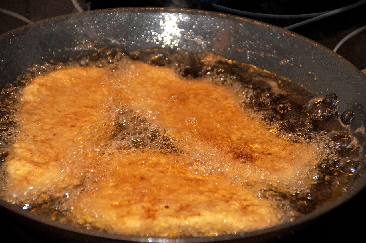 7 Cara Membuat Minyak Goreng Agar Lebih Awet dan Tak Cepat Rusak